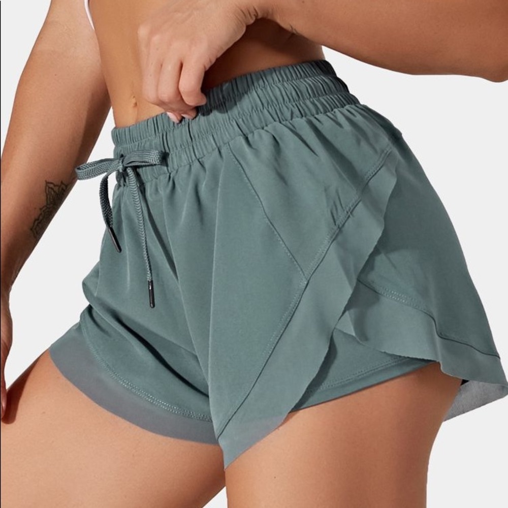 Halara In My Feels Contrast Mesh 2-in-1 Short